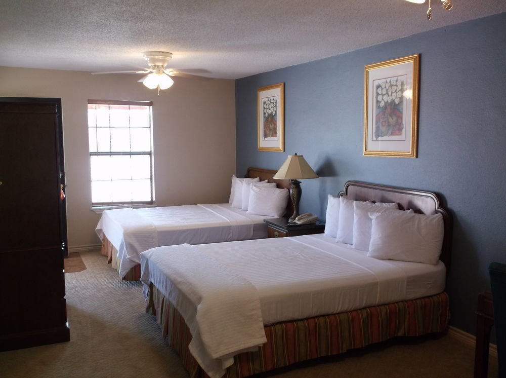 Four Horseman Travel Lodge Pilot Point Extérieur photo